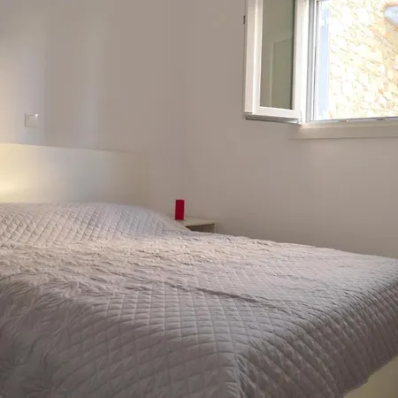 Syrona * Posidhonía