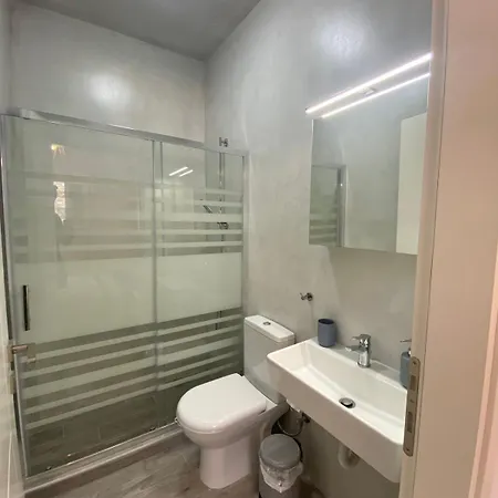 Syrona Apartment